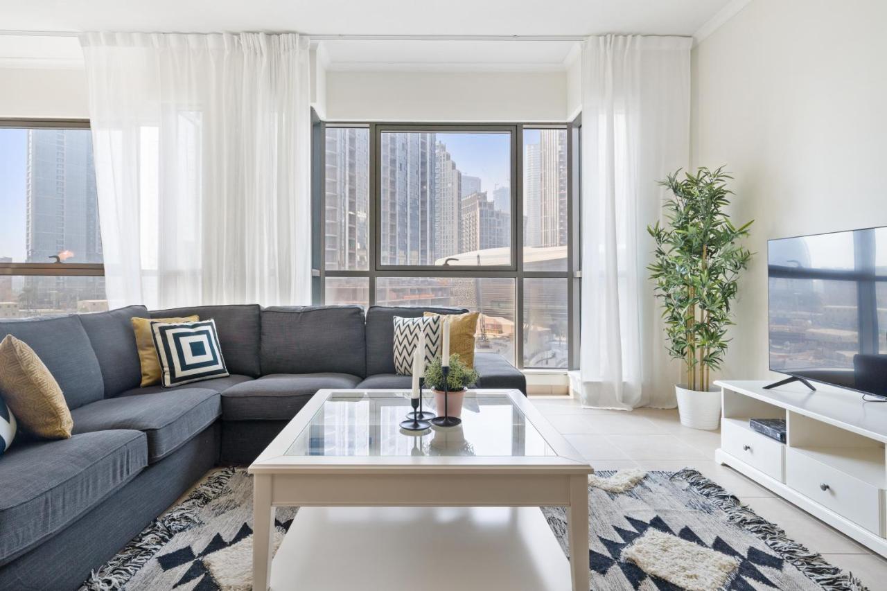 Stylish Apartment With Partial Burj Khalifa View Dubai Exteriör bild