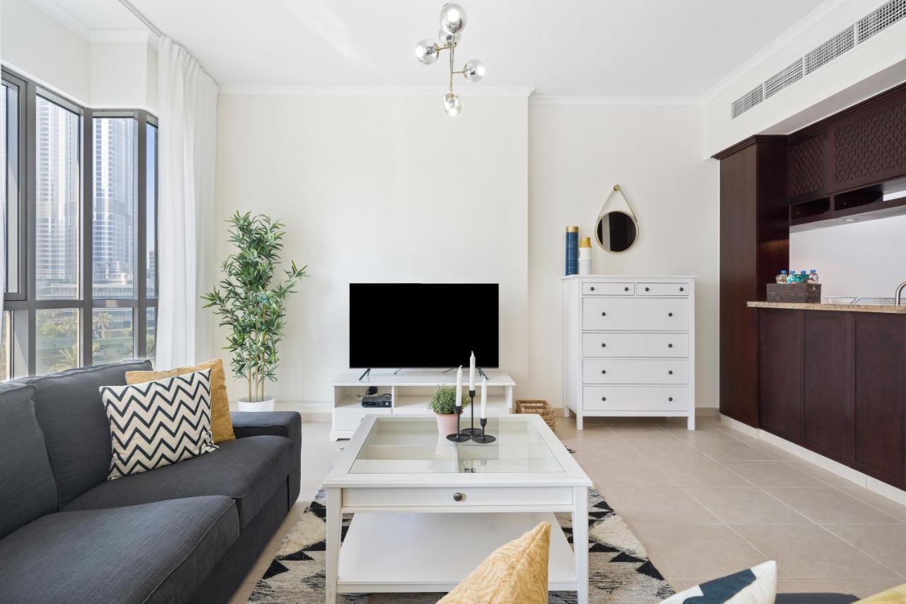 Stylish Apartment With Partial Burj Khalifa View Dubai Exteriör bild