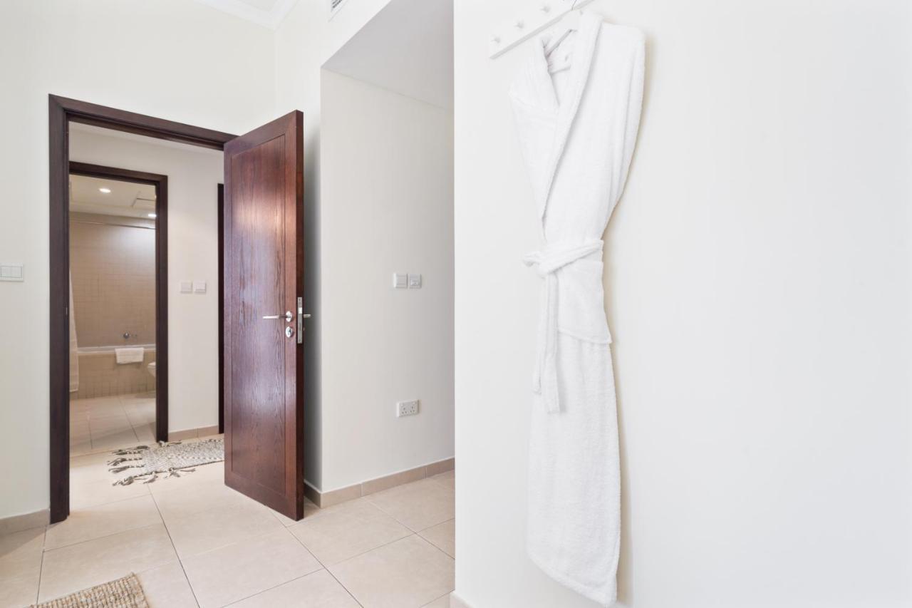Stylish Apartment With Partial Burj Khalifa View Dubai Exteriör bild