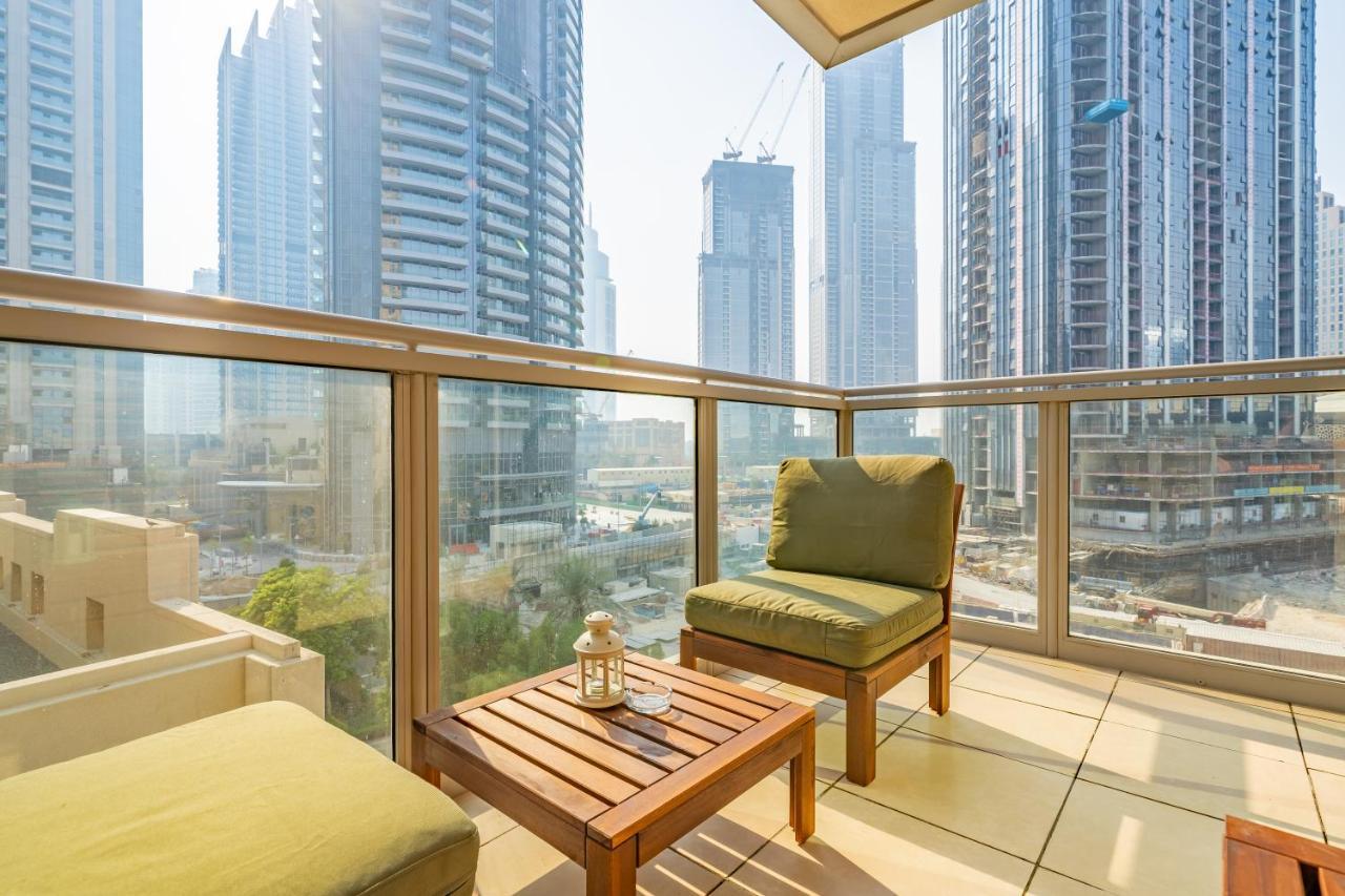 Stylish Apartment With Partial Burj Khalifa View Dubai Exteriör bild