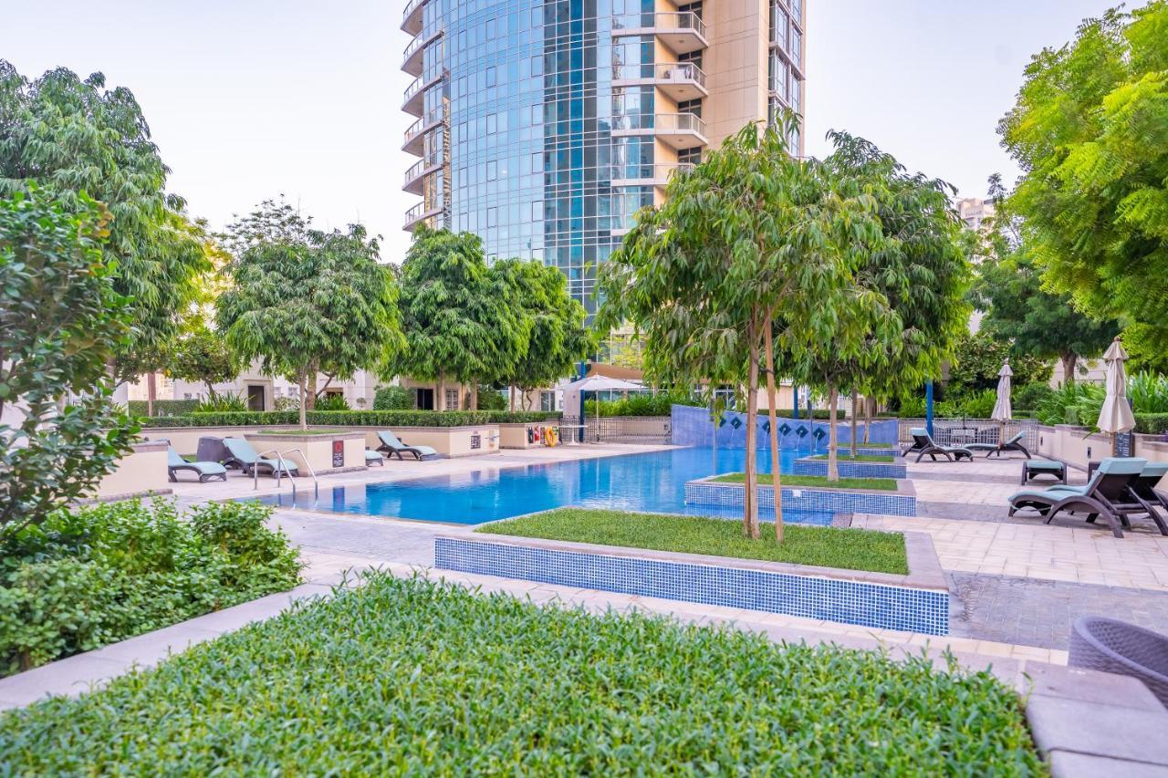 Stylish Apartment With Partial Burj Khalifa View Dubai Exteriör bild